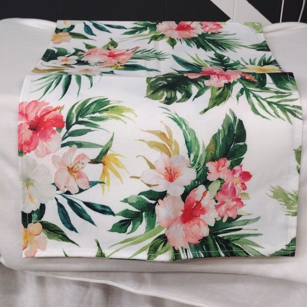 Hawaiian table runner 7ft x 13in